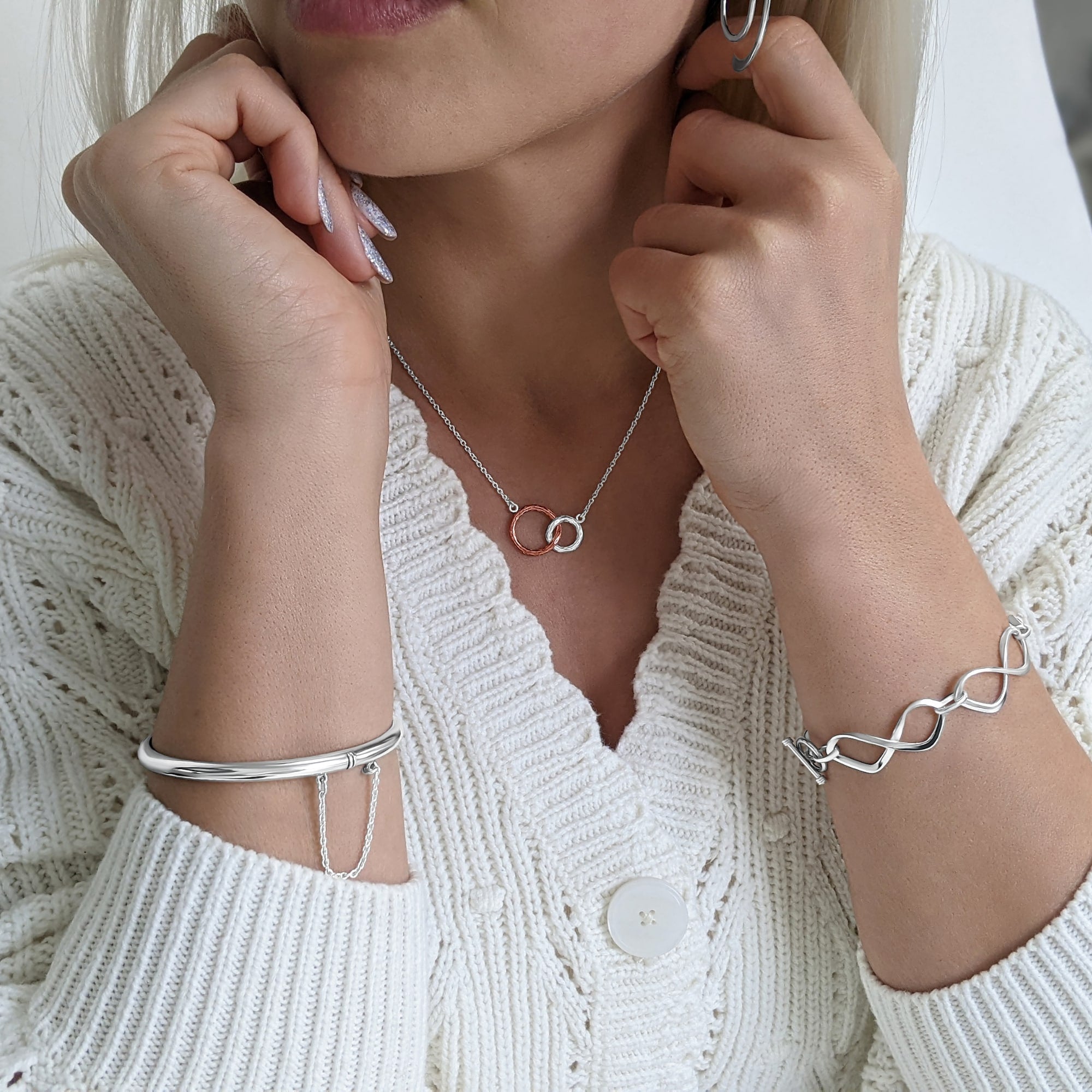 Interlocking Circle Necklace